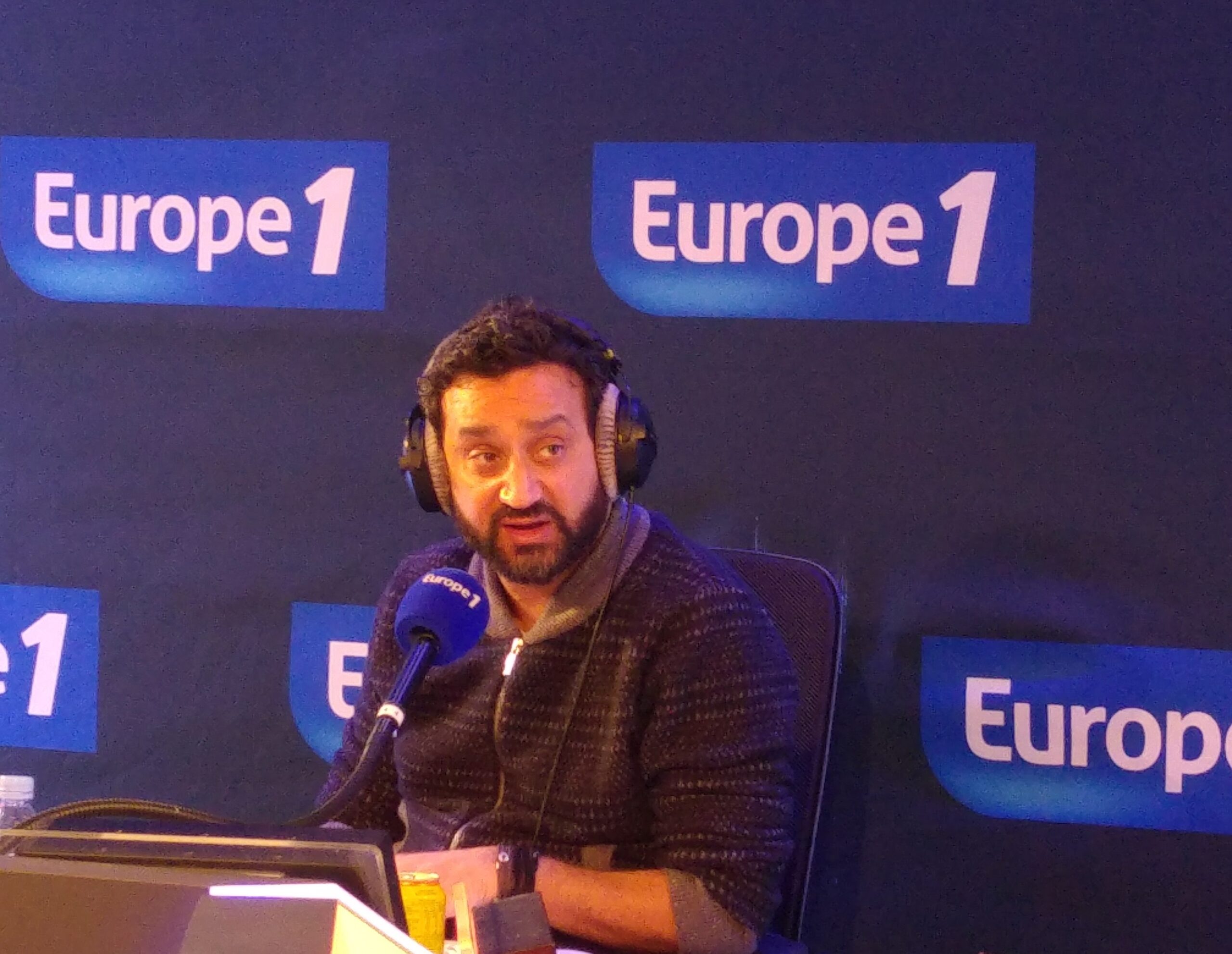 Cyril Hanouna lors d’un enregistrement radio
