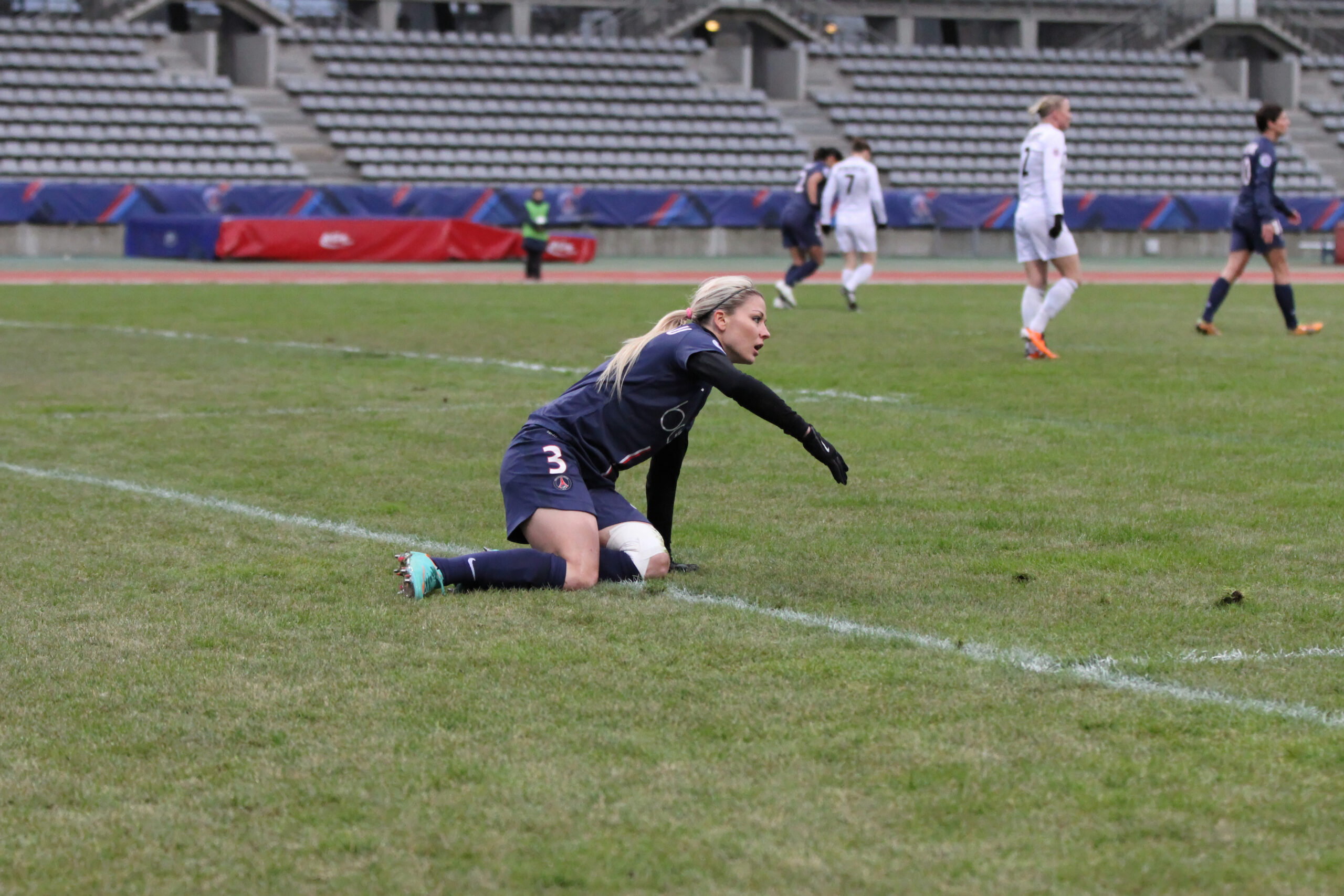 Laure Boulleau avec le PSG en 2012