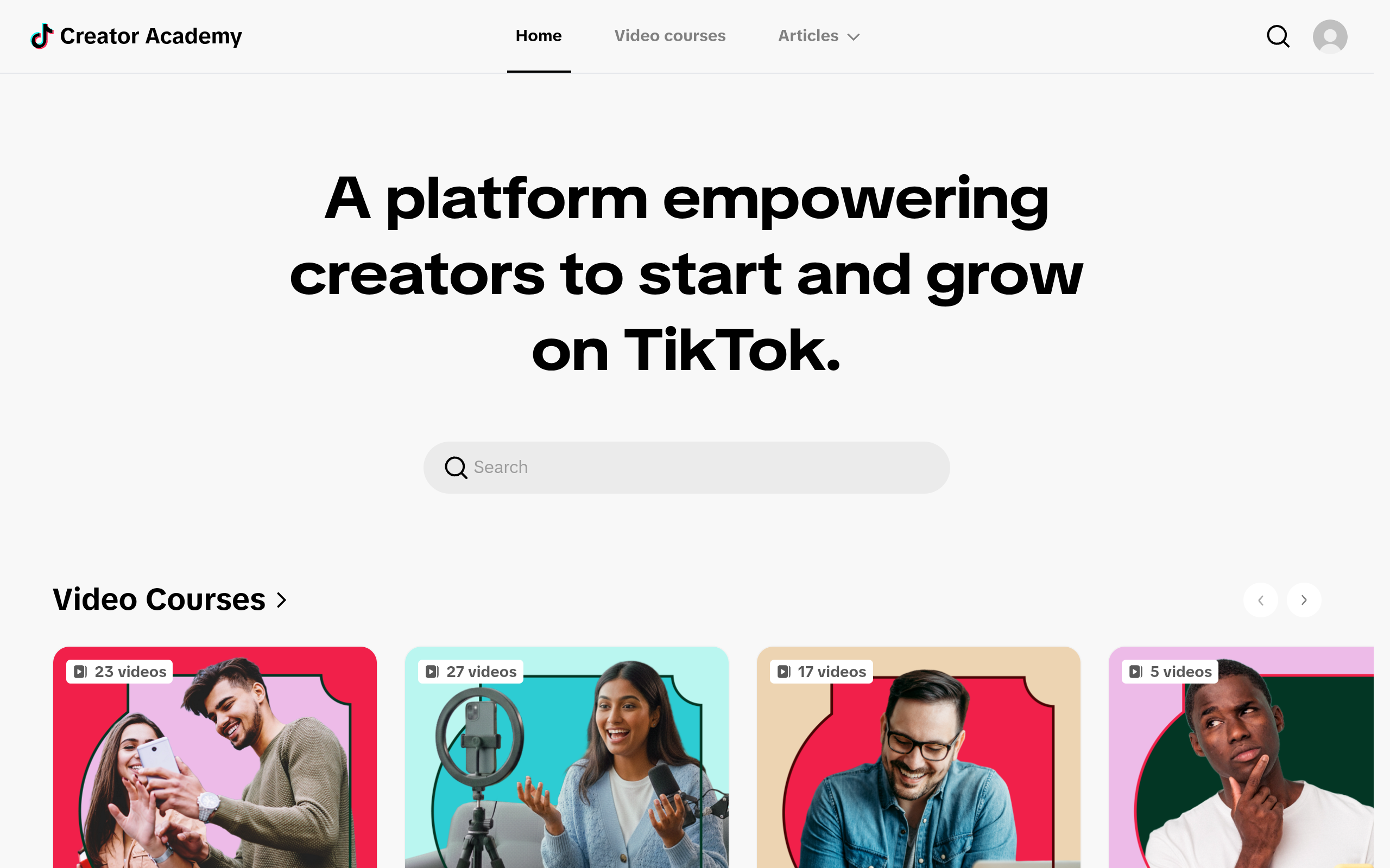 Page TikTok Creator Academy avec cours vidéo pour apprendre à démarrer et développer une audience de créateur