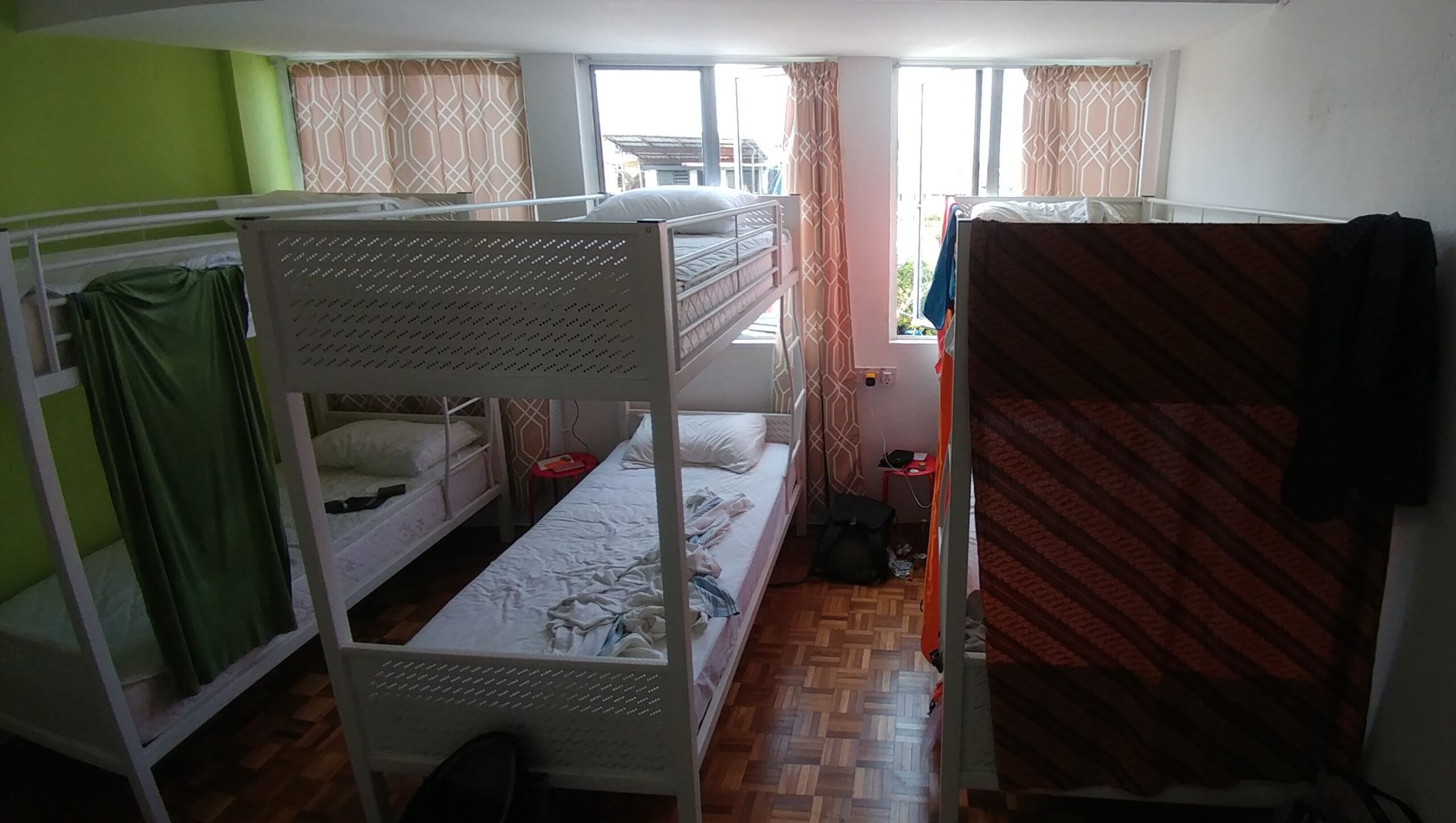 Dortoir d’auberge de jeunesse pour réduire le budget logement en voyage